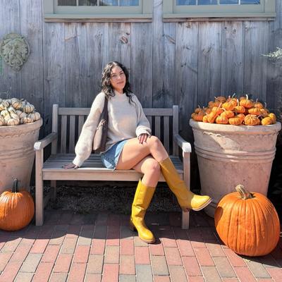 Portrait of creator carolinav2998