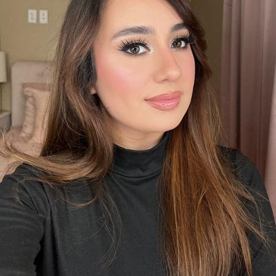 Portrait of creator makeupbykay_19