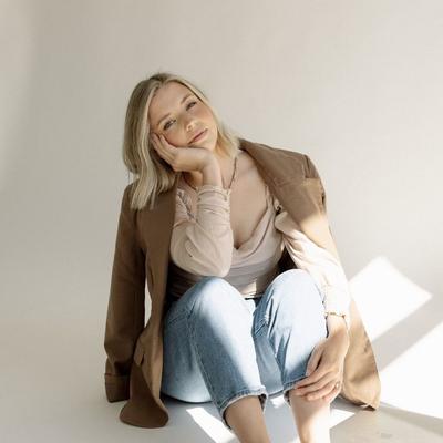 Portrait of creator nataliesray