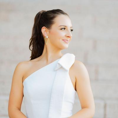 Portrait of creator madisonreneeee_