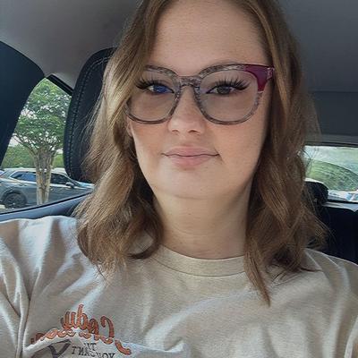 Portrait of creator txgrl412