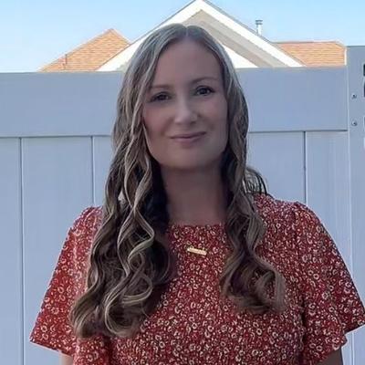 Portrait of creator _lauren_jean_