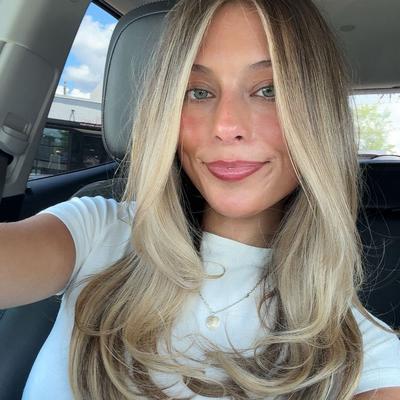 Portrait of creator elisebean