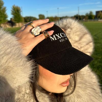 Portrait of creator mxchic_