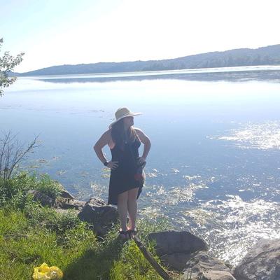 Portrait of creator momdoesallthethings