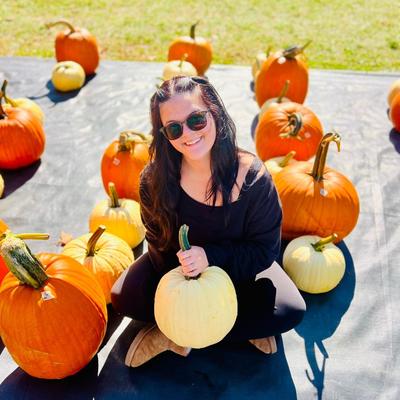 Portrait of creator leilaniiiii77