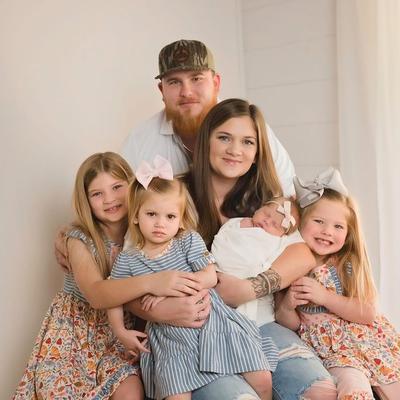 Portrait of creator bayleeeb