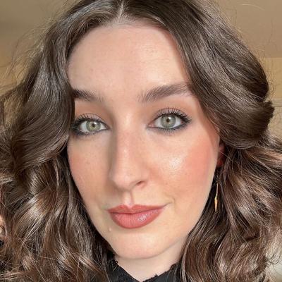 Portrait of creator ol.green.eyes