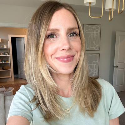 Portrait of creator laurenebown