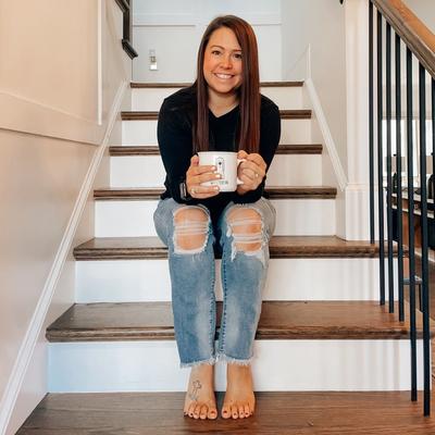 Portrait of creator athomewithamandaapple