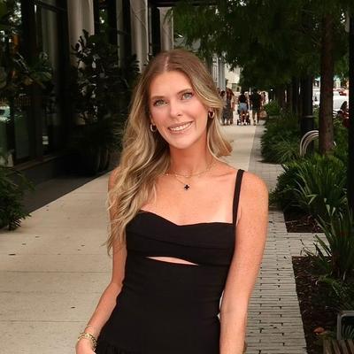 Portrait of creator chelspercopo