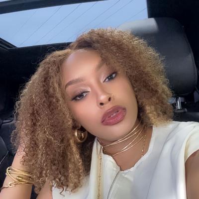 Portrait of creator 1tamararich