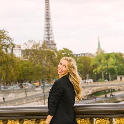 Portrait of creator realchloebarnold