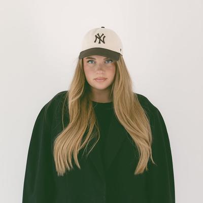 Portrait of creator yourmanegirlmads