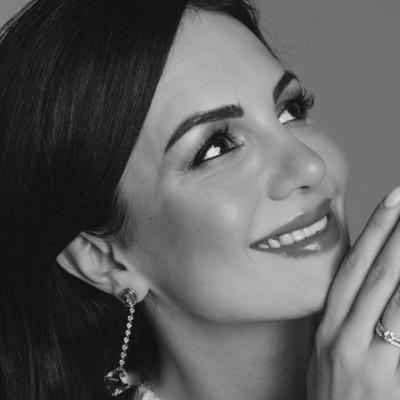 Portrait of creator edisashahini