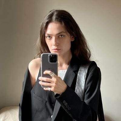 Portrait of creator emilybonitab