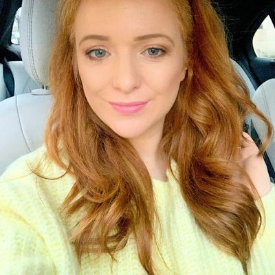 Portrait of creator pollytellsall