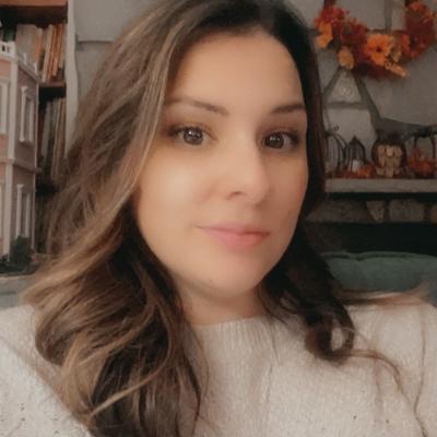 Portrait of creator hvettercreative_23