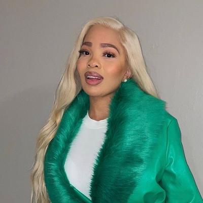 Portrait of creator forevertanoya