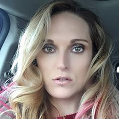 Portrait of creator strawberry_shalyn