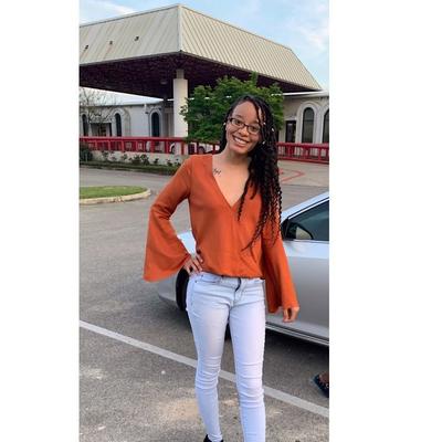 Portrait of creator raebabygirllllll