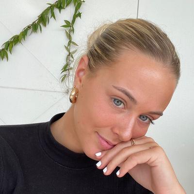 Portrait of creator rowancarolynn