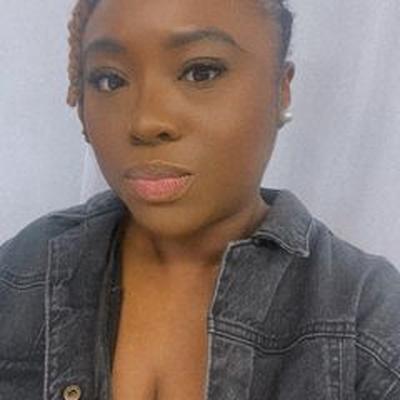 Portrait of creator mamansquared