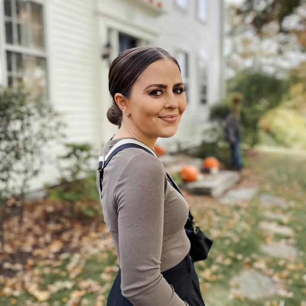 Portrait of creator lovecorilynn