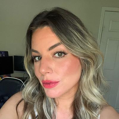 Portrait of creator justarrianne