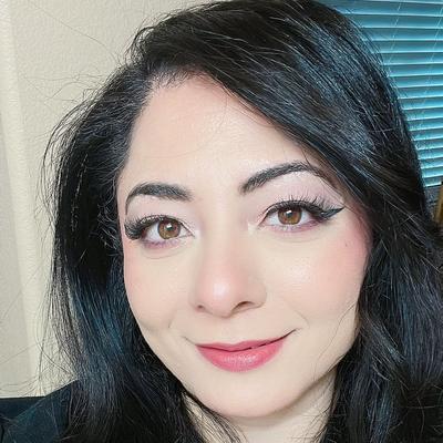 Portrait of creator dedebeauty2