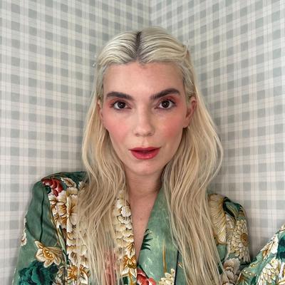 Portrait of creator carlycardellino