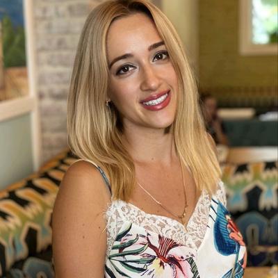 Portrait of creator alona.vibes.ugc