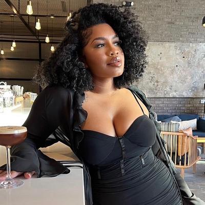 Portrait of creator curlyhairedchik