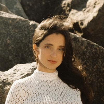 Portrait of creator gabyaperez