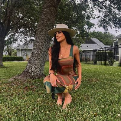 Portrait of creator fabianarebecca_