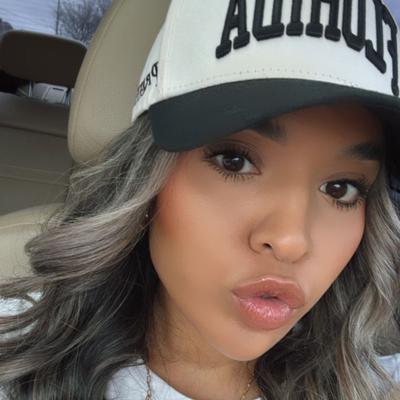 Portrait of creator kennedimalisa