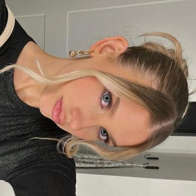 Portrait of creator lizziedufault