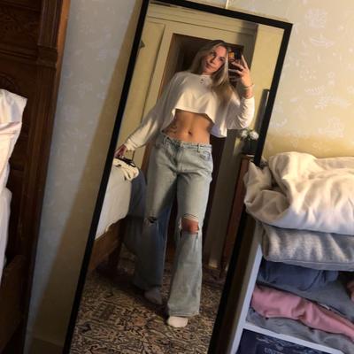 Portrait of creator feyoyoyoo