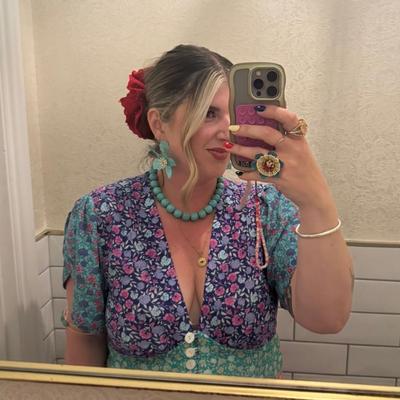 Portrait of creator jessyloulou1