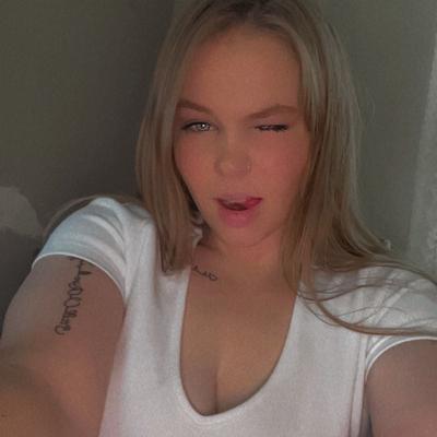 Portrait of creator girlmom2boymom1