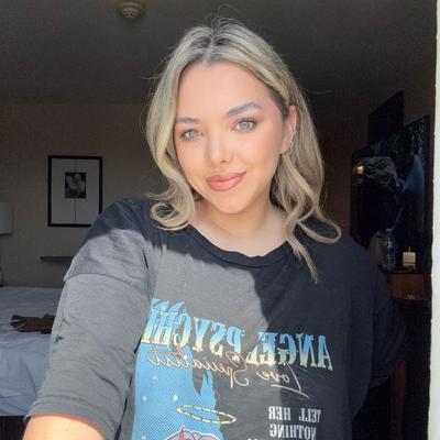 Portrait of creator rdzzfam