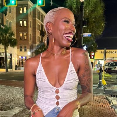 Portrait of creator _thepamelarenee