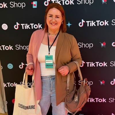 Portrait of creator peaceloveandkj