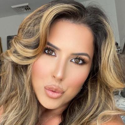 Portrait of creator marbearxo