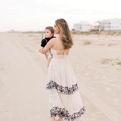 Portrait of creator leslieyaret_