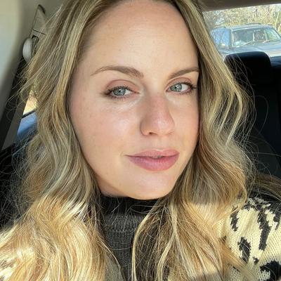 Portrait of creator itsleighah