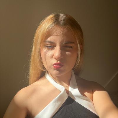 Portrait of creator makeupwithev