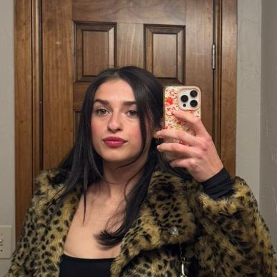 Portrait of creator veyana_tribble