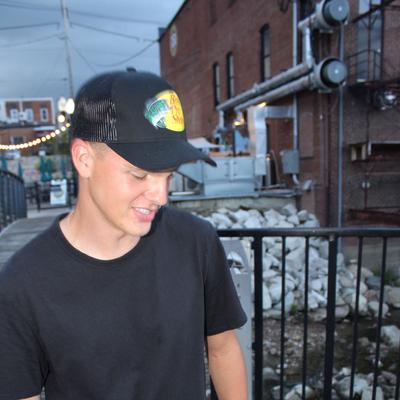 Portrait of creator karterkissel