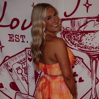 Portrait of creator laurenpsb